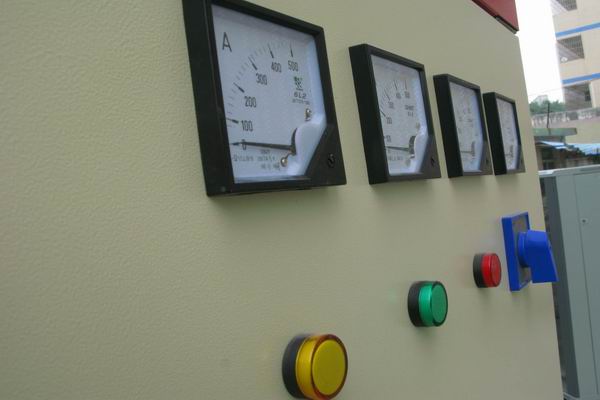 兵团一五二团配电箱-3683讲讲配电箱的操作和检修步